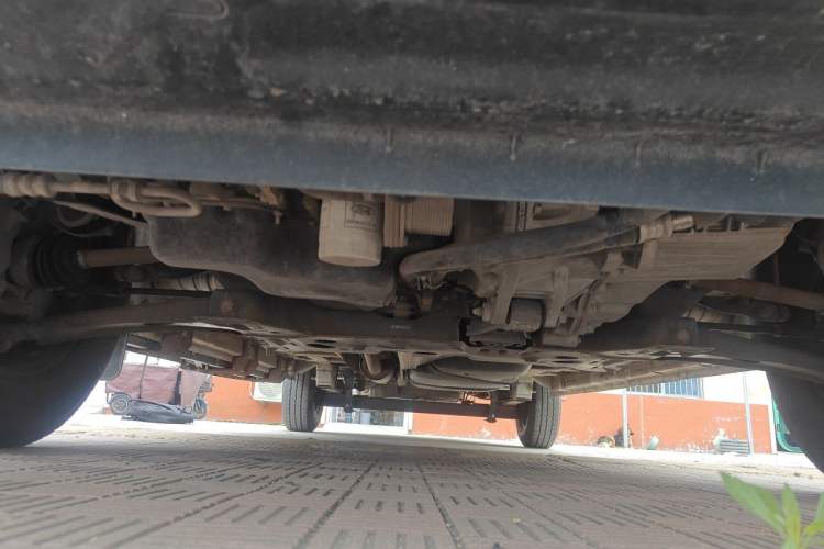 Used Ford Transit 2020 2.0T Diesel Commercial & Travel Mid-axle Mid-roof 10–12 Seats China VI Chassis Front