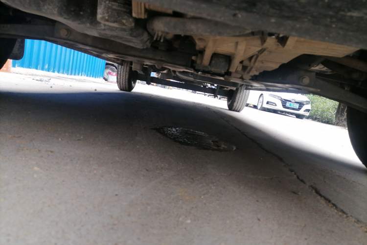 Used Ford Transit 2020 2.0T Diesel Multi-Function Commercial Vehicle Mid-Chassis Low-Roof Design with Dual Rear Doors Meeting China VI Emission Standards Chassis Front