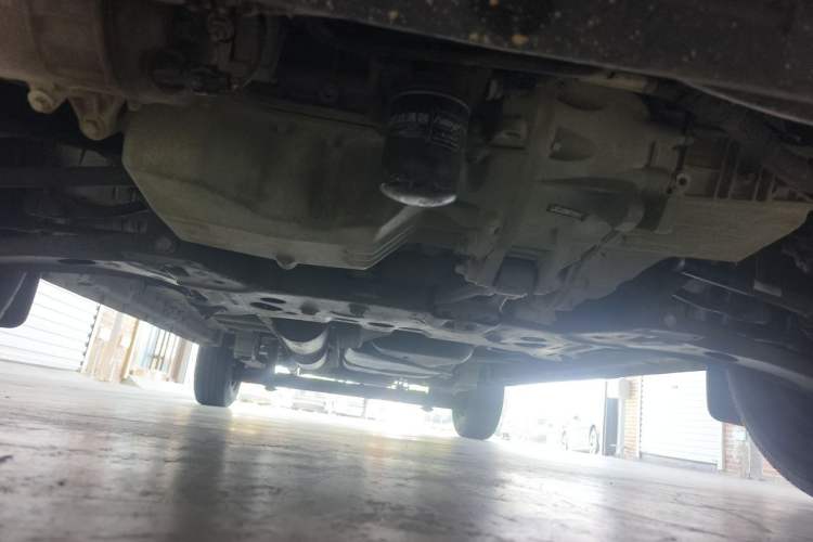 Used Ford Transit 2020 2.0T Gasoline Multi-Function Commercial Vehicle Mid-Drive Low-Roof Design with Dual Rear Doors Meeting China VI Emission Standards Chassis Front