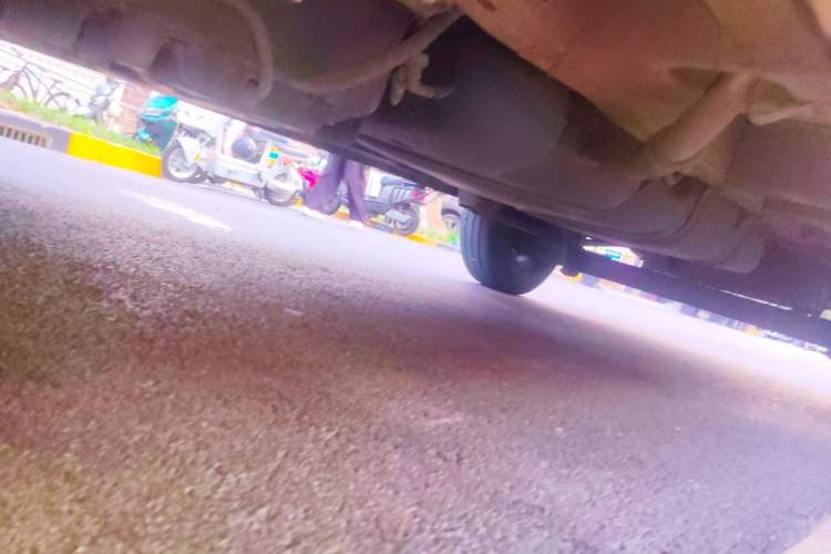Used Ford Transit 2020 2.0T Diesel Multi-Function Commercial Vehicle Mid-Chassis Low-Roof Design with Dual Rear Doors Meeting China VI Emission Standards Chassis Front Left