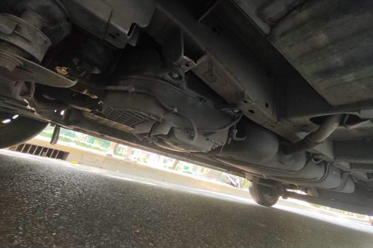 Used Ford Transit 2020 2.0T Diesel Multi-Function Commercial Vehicle Mid-Chassis Low-Roof Design with Dual Rear Doors Meeting China VI Emission Standards Chassis Front Left