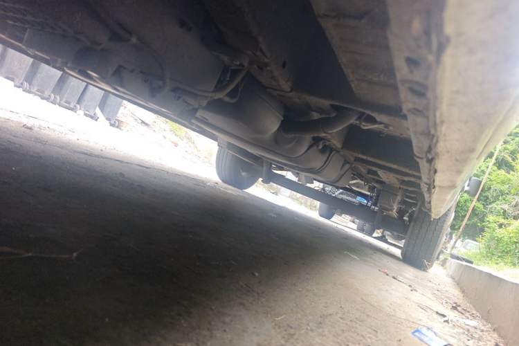 Used Ford Transit 2020 2.0T Diesel Multi-Function Commercial Vehicle Mid-Chassis Low-Roof Design with Dual Rear Doors Meeting China VI Emission Standards Chassis Front Left