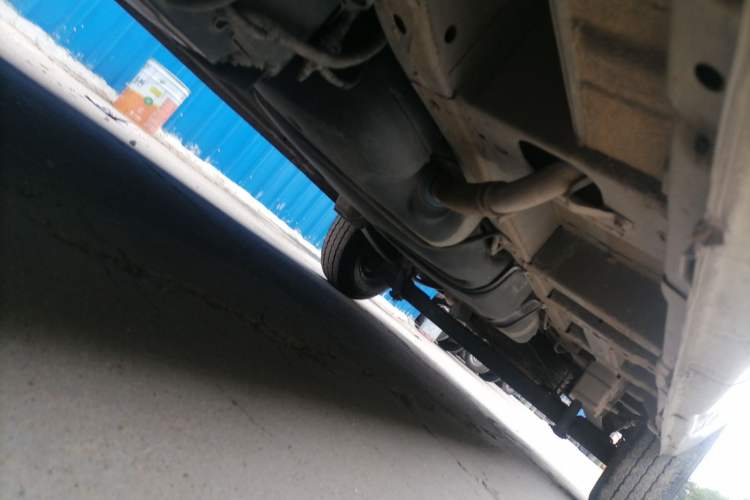 Used Ford Transit 2020 2.0T Diesel Multi-Function Commercial Vehicle Mid-Chassis Low-Roof Design with Dual Rear Doors Meeting China VI Emission Standards Chassis Front Left