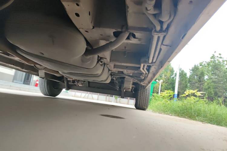 Used Ford Transit 2020 2.0T Diesel Multi-Function Commercial Vehicle Mid-Chassis Low-Roof Design with Dual Rear Doors Emission Standard China V Chassis Front Left