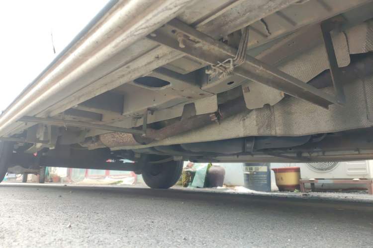 Used Ford Transit 2020 2.0T Diesel Multi-Function Commercial Vehicle Mid-Chassis Low-Roof Design with Dual Rear Doors Emission Standard China V Chassis Front Right