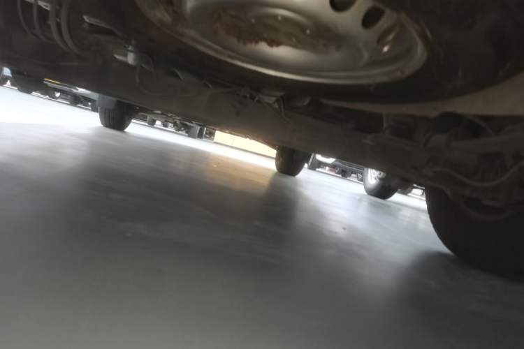 Used Ford Transit 2020 2.0T Diesel Multi-Function Commercial Vehicle Mid-Chassis Low-Roof Design with Dual Rear Doors Meeting China VI Emission Standards Chassis Rear
