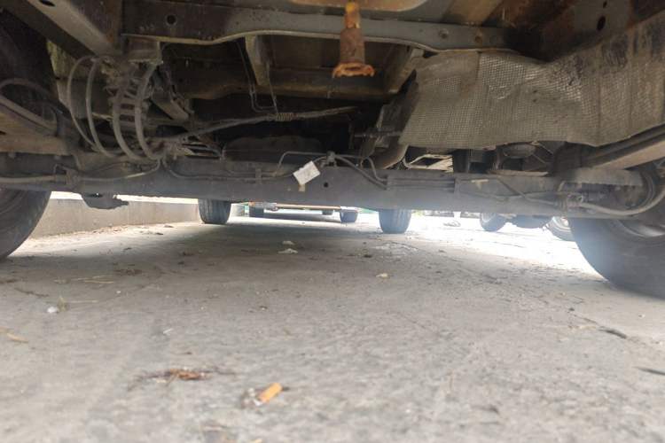 Used Ford Transit 2020 2.0T Diesel Multi-Function Commercial Vehicle Mid-Chassis Low-Roof Design with Dual Rear Doors Meeting China VI Emission Standards Chassis Rear