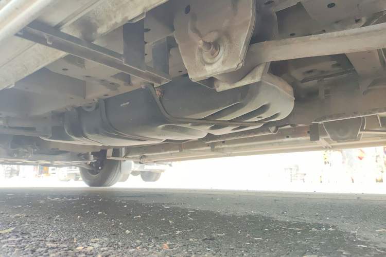 Used Ford Transit 2020 2.0T Diesel Multi-Function Commercial Vehicle Mid-Chassis Low-Roof Design with Dual Rear Doors Emission Standard China V Chassis Rear Left