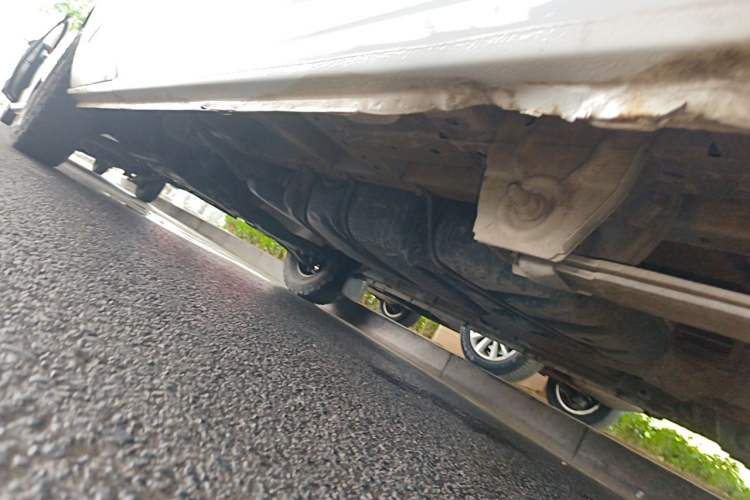 Used Ford Transit 2020 2.0T Diesel Multi-Function Commercial Vehicle Mid-Chassis Low-Roof Design with Dual Rear Doors Emission Standard China V Chassis Rear Left