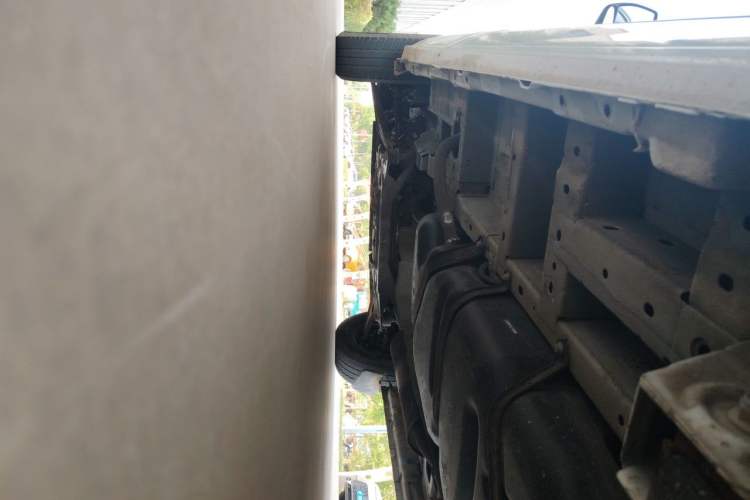 Used Ford Transit 2020 2.0T Gasoline Automatic Multi-Function Commercial Vehicle Mid-Drive Low-Roof Design with Dual Rear Doors Emission Standard China V Chassis Rear Left