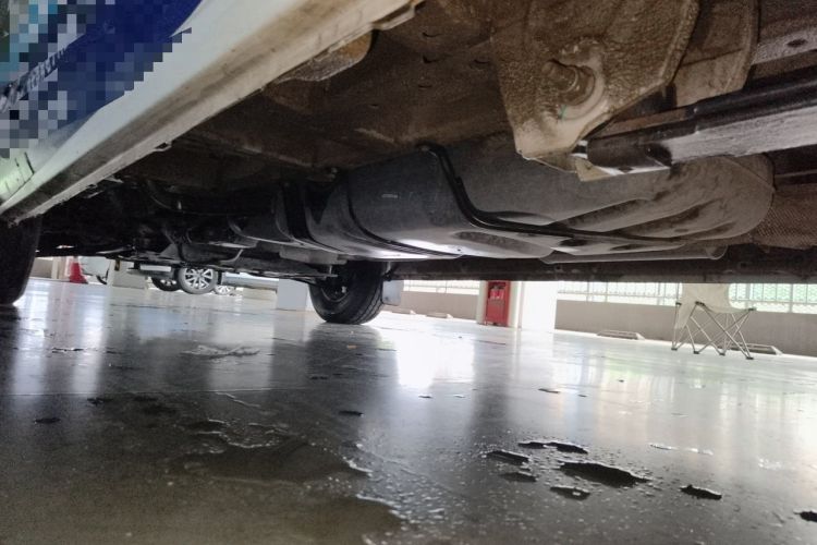 Used Ford Transit 2020 2.0T Diesel Multi-Function Commercial Vehicle Mid-Chassis Low-Roof Design with Dual Rear Doors Meeting China VI Emission Standards Chassis Rear Left