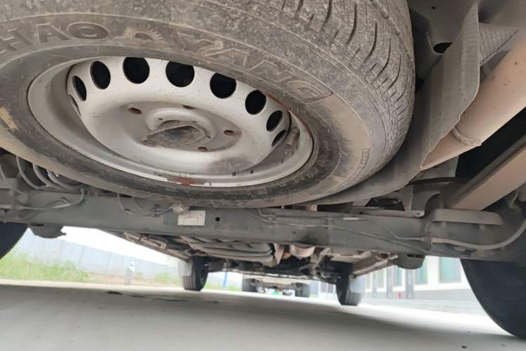Used Ford Transit 2020 2.0T Diesel Multi-Function Commercial Vehicle Mid-Chassis Low-Roof Design with Dual Rear Doors Emission Standard China V Chassis Rear