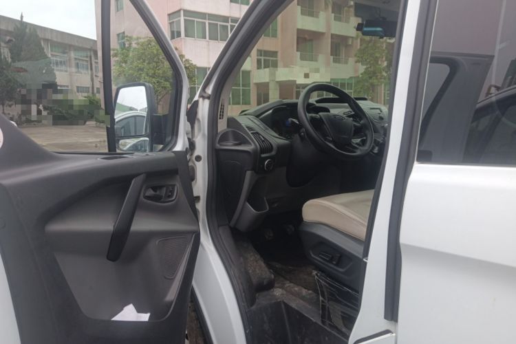 Used Ford Transit 2020 2.0T Diesel Multi-Function Commercial Vehicle Mid-Chassis Low-Roof Design with Dual Rear Doors Meeting China VI Emission Standards Driver Seat