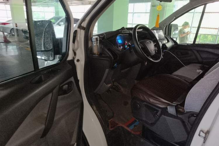 Used Ford Transit 2020 2.0T Diesel Multi-Function Commercial Vehicle Mid-Chassis Low-Roof Design with Dual Rear Doors Meeting China VI Emission Standards Driver Seat
