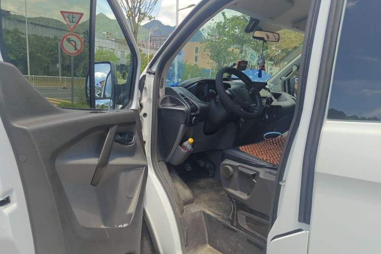 Used Ford Transit 2020 2.0T Diesel Multi-Function Commercial Vehicle Mid-Chassis Low-Roof Design with Dual Rear Doors Emission Standard China V Driver Seat