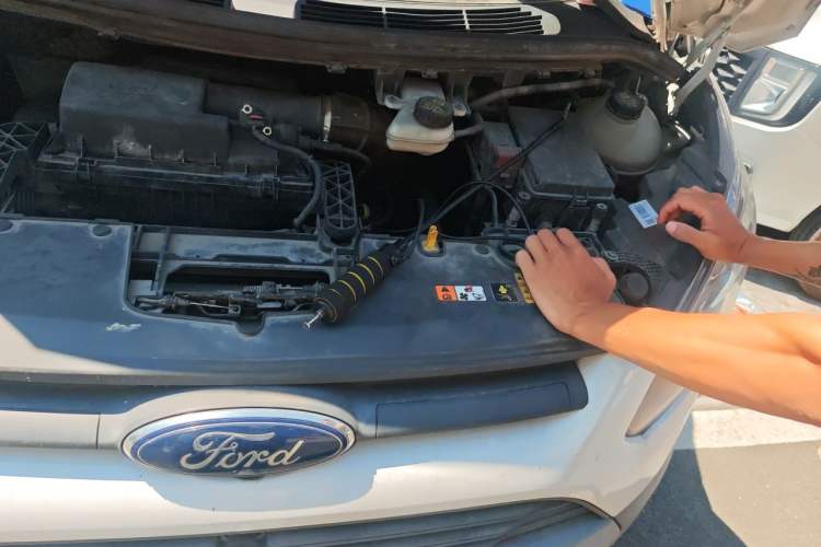 Used Ford Transit  Engine Bay Left