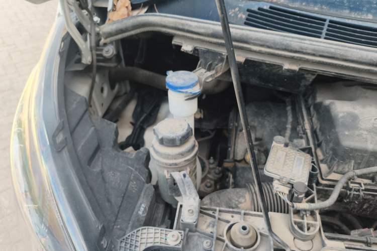 Used Ford Transit 2020 2.0T Diesel Multi-Function Commercial Vehicle Mid-Chassis Low-Roof Design with Dual Rear Doors Meeting China VI Emission Standards Engine Bay Right