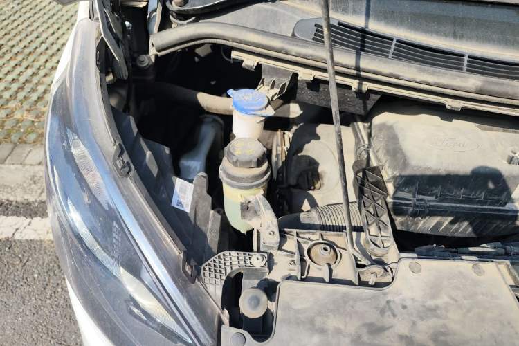 Used Ford Transit 2020 2.0T Diesel Multi-Function Commercial Vehicle Mid-Chassis Low-Roof Design with Dual Rear Doors Emission Standard China V Engine Bay Right