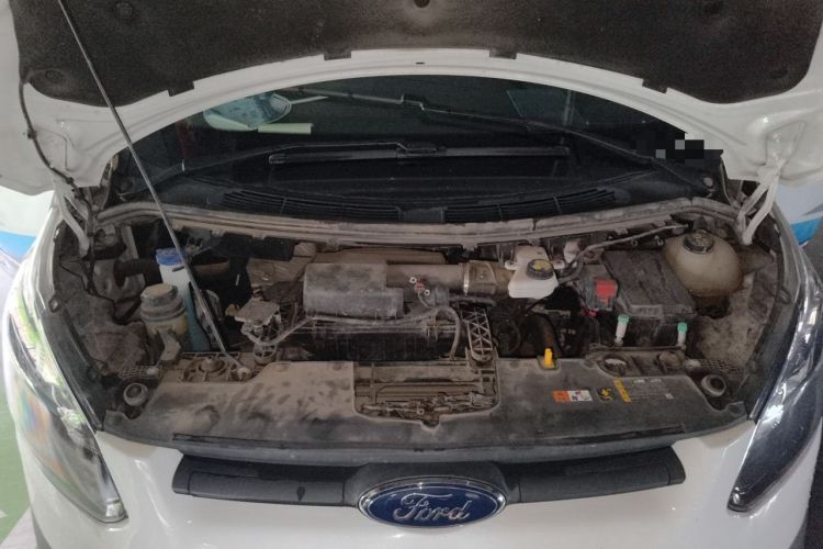 Used Ford Transit 2020 2.0T Diesel Multi-Function Commercial Vehicle Mid-Chassis Low-Roof Design with Dual Rear Doors Meeting China VI Emission Standards Engine Bay