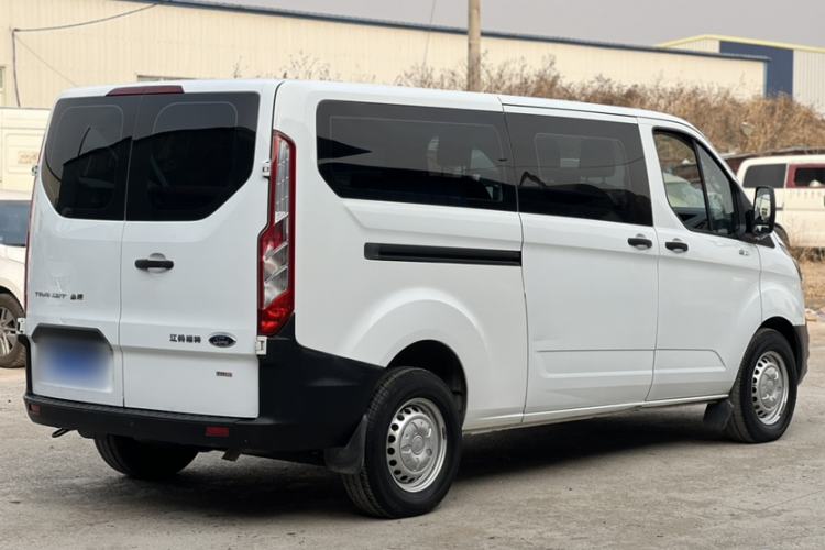 Used Ford Transit 2020 2.0T Diesel Multi-Function Commercial Vehicle Mid-Chassis Low-Roof Design with Dual Rear Doors Meeting China VI Emission Standards Exterior 3