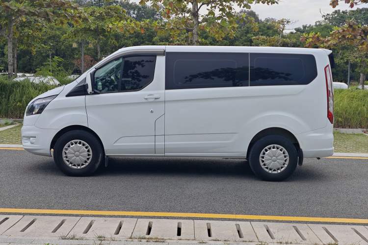 Used Ford Transit 2020 2.0T Diesel Multi-Function Commercial Vehicle Mid-Chassis Low-Roof Design with Dual Rear Doors Emission Standard China V Exterior 7