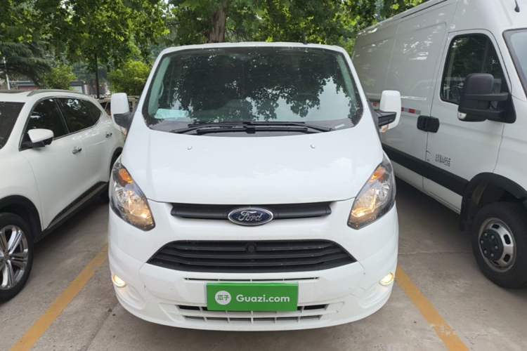 Used Ford Transit 2020 2.0T Diesel Multi-Function Commercial Vehicle Mid-Chassis Low-Roof Design with Dual Rear Doors Meeting China VI Emission Standards Front