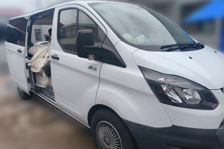 Used Ford Transit 2020 2.0T Diesel Multi-Function Commercial Vehicle Mid-Chassis Low-Roof Design with Dual Rear Doors Meeting China VI Emission Standards Front Right 45 Deg