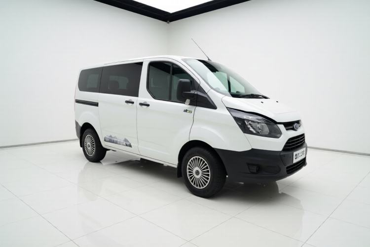 Used Ford Transit 2020 2.0T Diesel Multi-Function Commercial Vehicle Mid-Chassis Low-Roof Design with Dual Rear Doors Meeting China VI Emission Standards Front Right 45 Deg