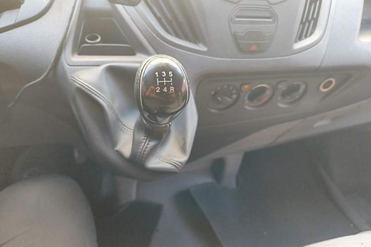 Used Ford Transit 2020 2.0T Diesel Multi-Function Commercial Vehicle Mid-Chassis Low-Roof Design with Dual Rear Doors Emission Standard China V Gear Lever