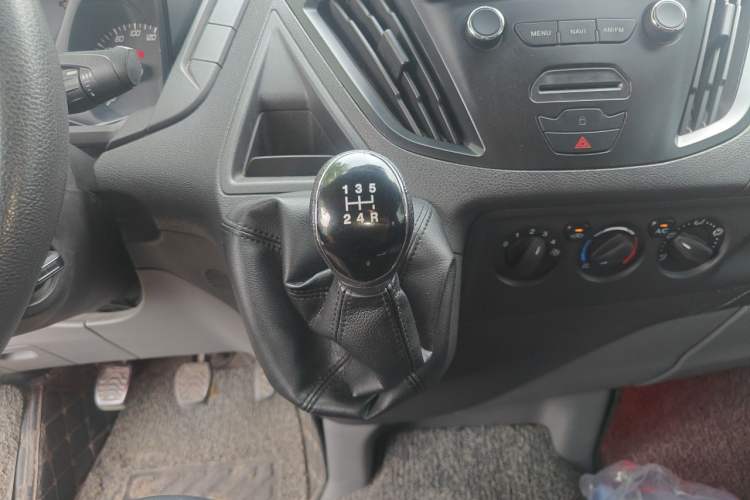 Used Ford Transit 2020 2.0T Diesel Commercial & Travel Mid-axle Mid-roof 10–12 Seats China VI Gear Lever