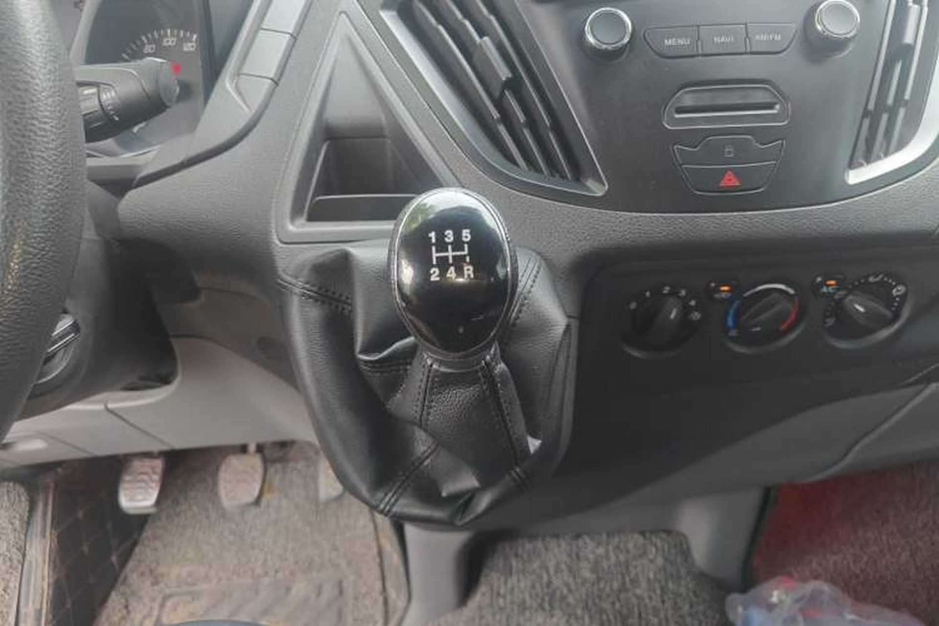Used Ford Transit 2020 2.0T Diesel Commercial & Travel Mid-axle Mid-roof 10–12 Seats China VI Gear Lever