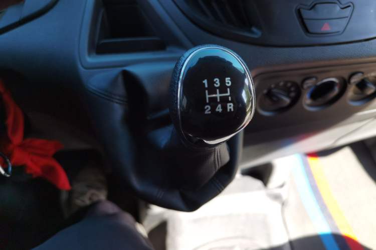 Used Ford Transit 2020 2.0T Gasoline Commercial & Travel Version Mid-Drive Mid-Roof 10–12 Seats China VI Standard Gear Lever