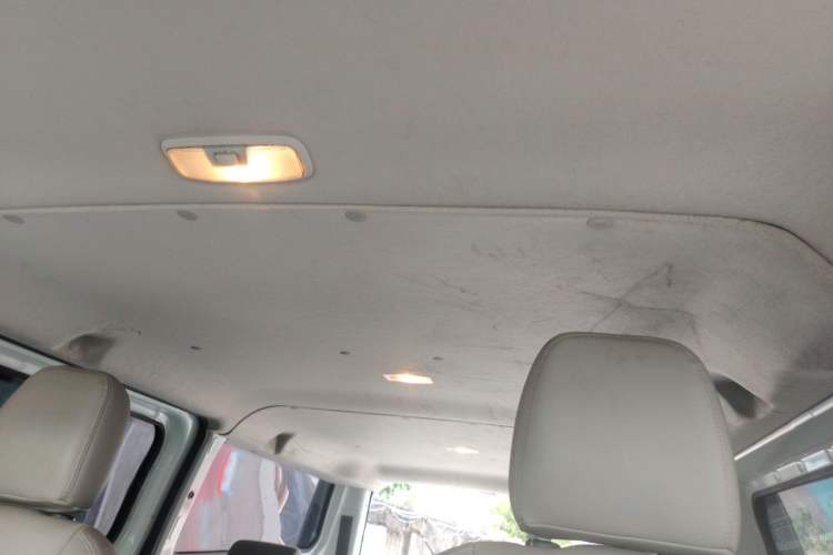 Used Ford Transit 2020 2.0T Gasoline Automatic Multi-Function Commercial Vehicle Mid-axle Low-roof Design with Dual Rear Doors Meeting China VI Emission Standards Headliner