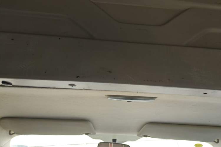 Used Ford Transit 2020 2.0T Gasoline Multi-Function Commercial Vehicle Mid-Drive Low-Roof Design with Dual Rear Doors Meeting China VI Emission Standards Headliner