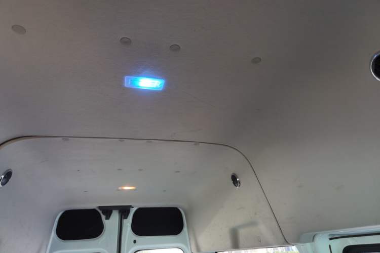 Used Ford Transit 2020 2.0T Gasoline Commercial & Travel Version Mid-Drive Mid-Roof 10–12 Seats China VI Standard Headliner