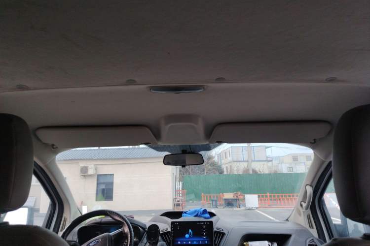 Used Ford Transit 2020 2.0T Gasoline Automatic Multi-Function Commercial Vehicle Mid-axle Low-roof Design with Dual Rear Doors Meeting China VI Emission Standards Headliner