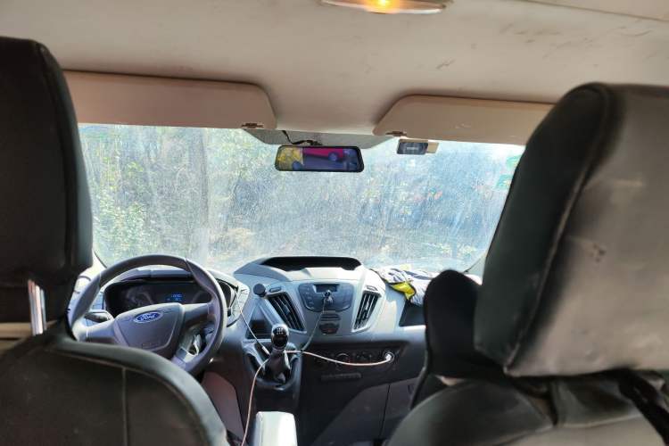 Used Ford Transit 2020 2.0T Diesel Multi-Function Commercial Vehicle Mid-Chassis Low-Roof Design with Dual Rear Doors Emission Standard China V Headliner