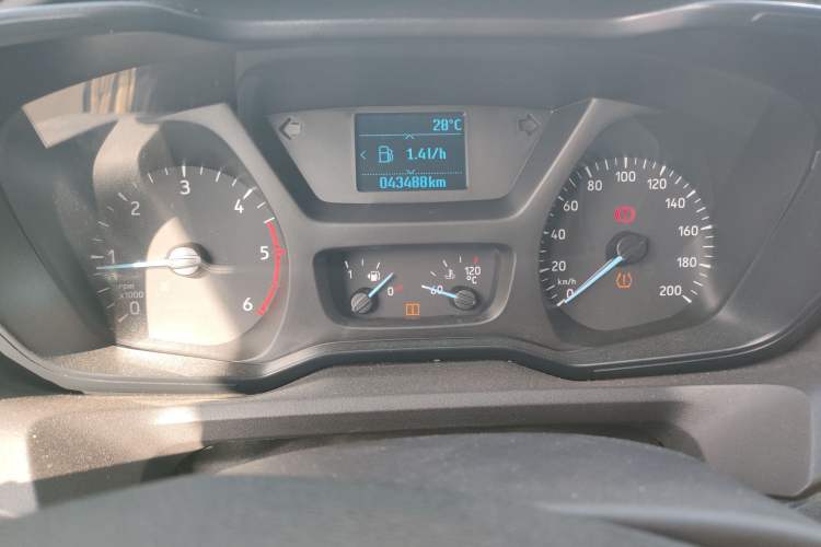 Used Ford Transit 2020 2.0T Diesel Multi-Function Commercial Vehicle Mid-Chassis Low-Roof Design with Dual Rear Doors Meeting China VI Emission Standards Instrument Cluster