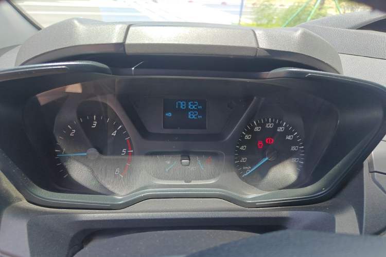 Used Ford Transit 2020 2.0T Diesel Multi-Function Commercial Vehicle Mid-Chassis Low-Roof Design with Dual Rear Doors Emission Standard China V Instrument Cluster