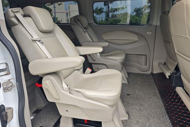 Used Ford Transit 2020 2.0T Diesel Multi-Function Commercial Vehicle Mid-Chassis Low-Roof Design with Dual Rear Doors Emission Standard China V Interior 12