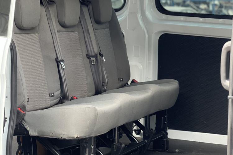 Used Ford Transit 2020 2.0T Diesel Multi-Function Commercial Vehicle Mid-Chassis Low-Roof Design with Dual Rear Doors Meeting China VI Emission Standards Interior 2