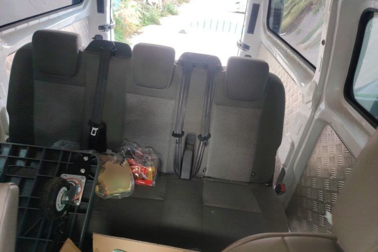 Used Ford Transit 2020 2.0T Gasoline Automatic Multi-Function Commercial Vehicle Mid-axle Low-roof Design with Dual Rear Doors Meeting China VI Emission Standards Left Rear Seat