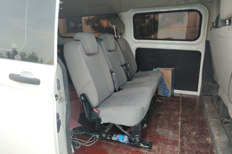 Used Ford Transit 2020 2.0T Gasoline Automatic Multi-Function Commercial Vehicle Mid-Drive Low-Roof Design with Dual Rear Doors Emission Standard China V Left Rear Seat