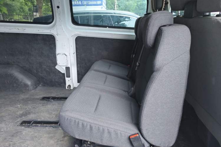 Used Ford Transit 2020 2.0T Gasoline Multi-Function Commercial Vehicle Mid-Drive Low-Roof Design with Dual Rear Doors Meeting China VI Emission Standards Left Rear Seat