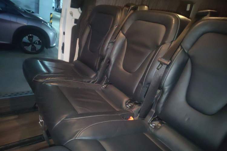 Used Ford Transit 2020 2.0T Gasoline Automatic Multi-Function Commercial Vehicle Mid-Drive Low-Roof Lift-Up Tailgate China VI Standard Left Rear Seat