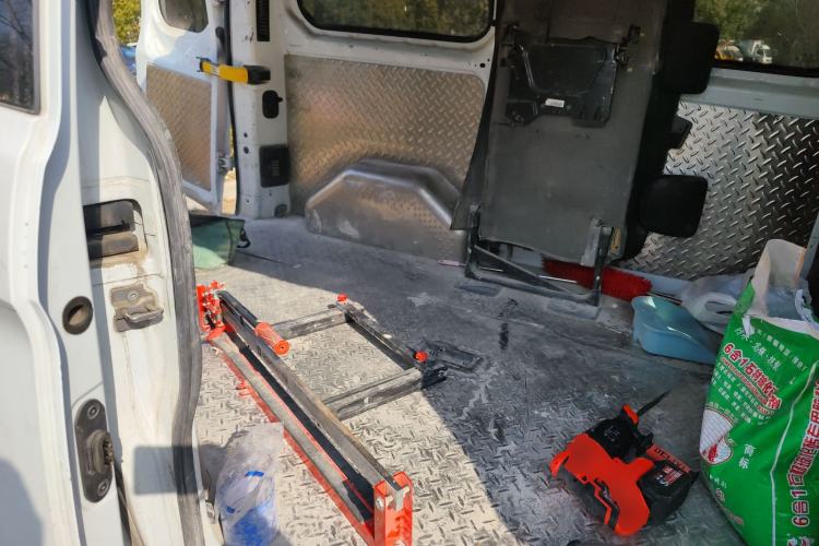 Used Ford Transit 2020 2.0T Diesel Multi-Function Commercial Vehicle Mid-Chassis Low-Roof Design with Dual Rear Doors Emission Standard China V Left Rear Seat