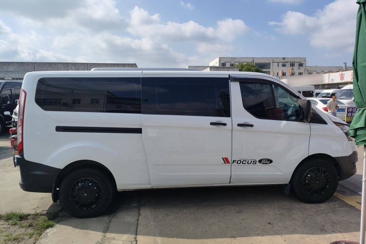 Used Ford Transit 2020 2.0T Diesel Multi-Function Commercial Vehicle Mid-Chassis Low-Roof Design with Dual Rear Doors Meeting China VI Emission Standards Left Side