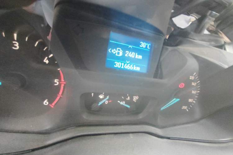 Used Ford Transit 2020 2.0T Diesel Multi-Function Commercial Vehicle Mid-Chassis Low-Roof Design with Dual Rear Doors Meeting China VI Emission Standards Odometer Close Up