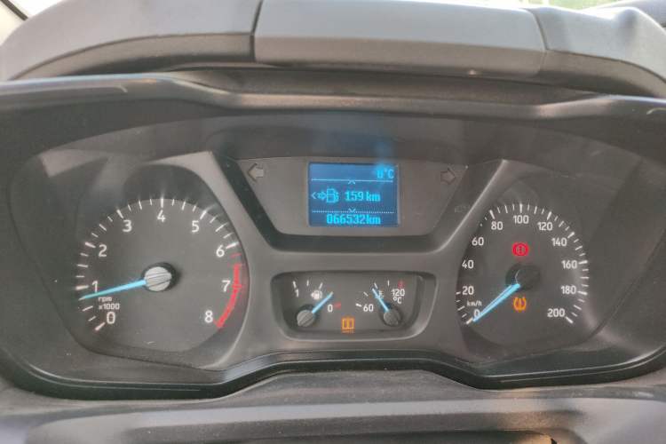 Used Ford Transit 2020 2.0T Gasoline Multi-Function Commercial Vehicle Mid-Drive Low-Roof Design with Dual Rear Doors Meeting China VI Emission Standards Odometer Close Up
