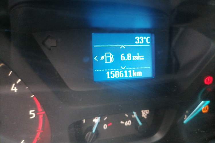 Used Ford Transit 2020 2.0T Diesel Multi-Function Commercial Vehicle Mid-Chassis Low-Roof Design with Dual Rear Doors Meeting China VI Emission Standards Odometer Close Up